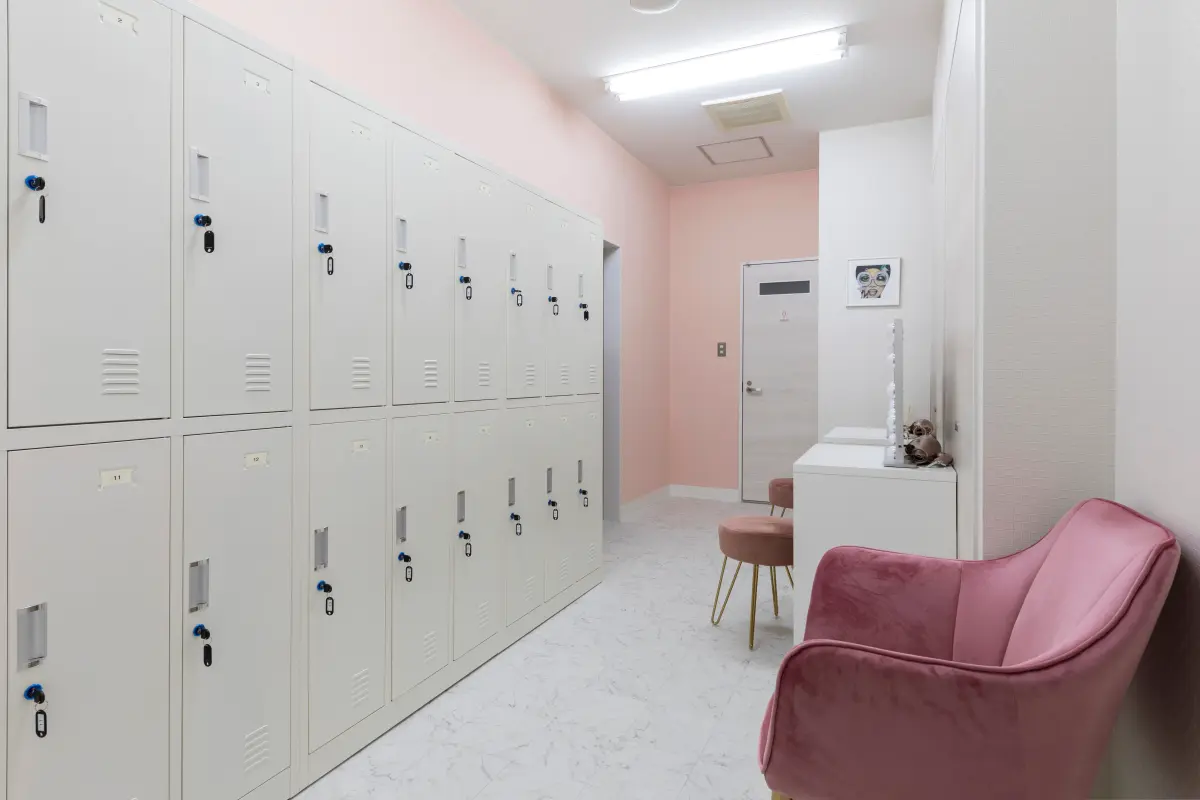 燕店 更衣室・シャワー