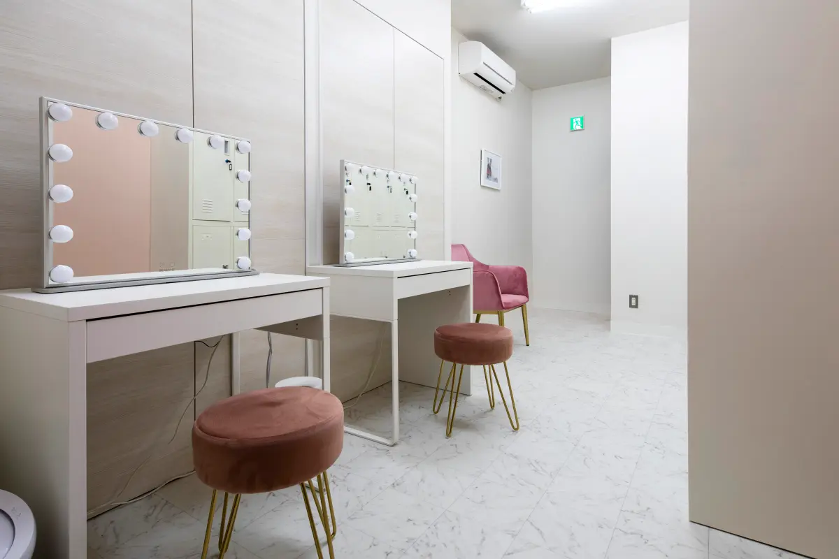 燕店 更衣室・シャワー