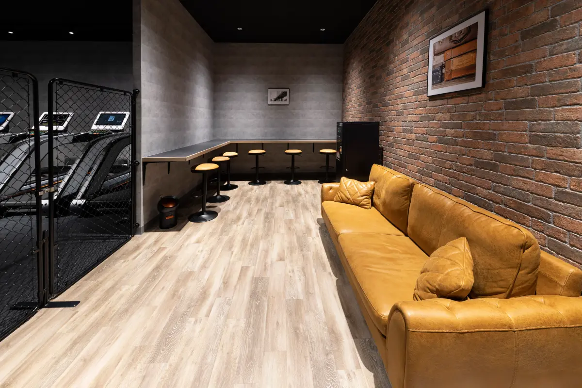 燕店 受付・ラウンジ