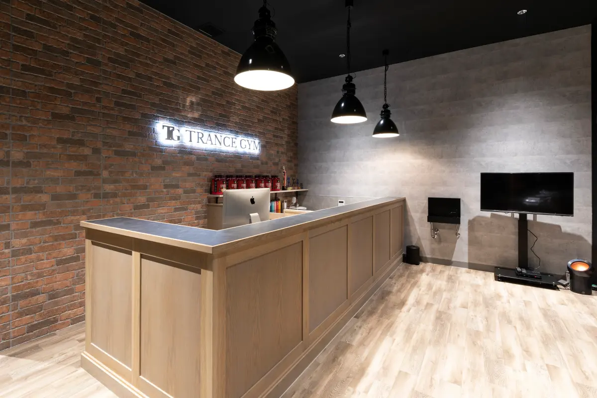 燕店 受付・ラウンジ